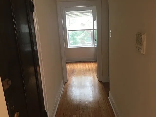 Building Photo - 6171 N Winchester Ave #3