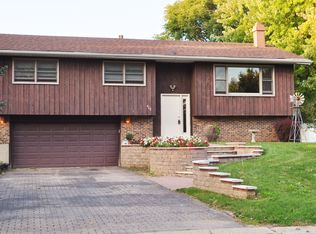 402 E Pierce St, Elburn, IL 60119