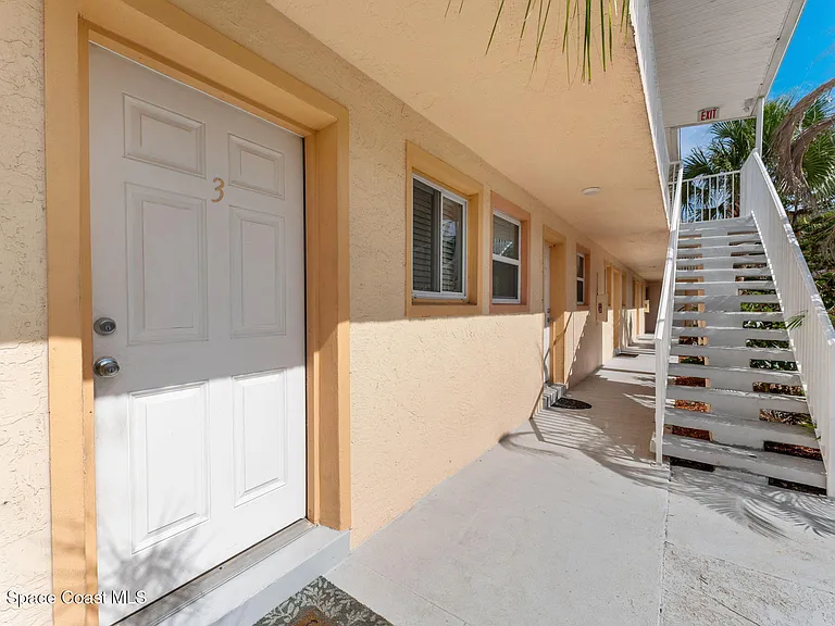 211 Circle Dr #3 — Photo 3