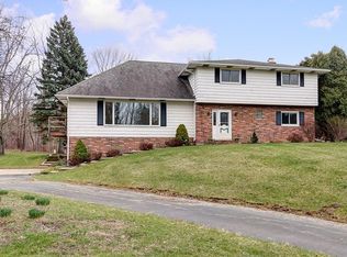 37050 Eagle Rd, Willoughby Hills, OH 44094
