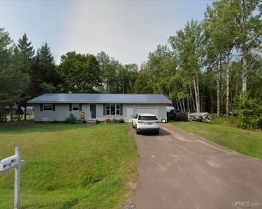 743 Pebble Beach Dr, Ontonagon, MI, 49953