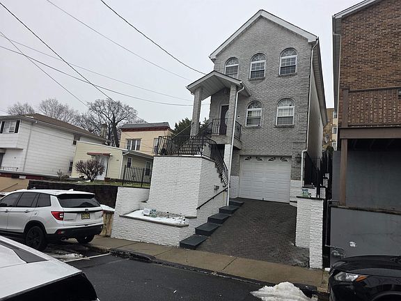 3rd image of 7014 Grand Ave