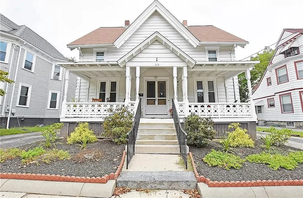 4 bed, 1914 sqft, $3,200 — Photo 1