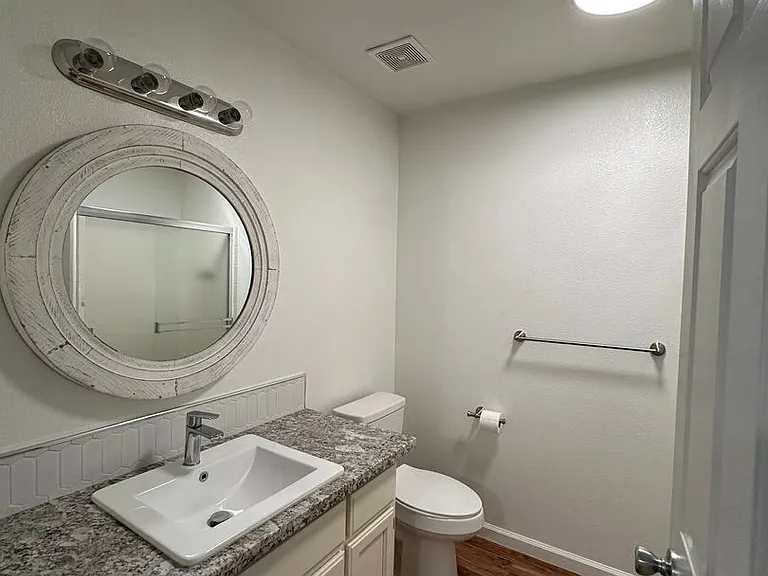 2207-2213 N Vickie Ct — Photo 15
