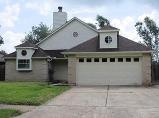 108 Trail Ride Rd, Angleton, TX 77515