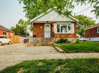 32 Florens Ave, Toronto, ON M1L 1R6