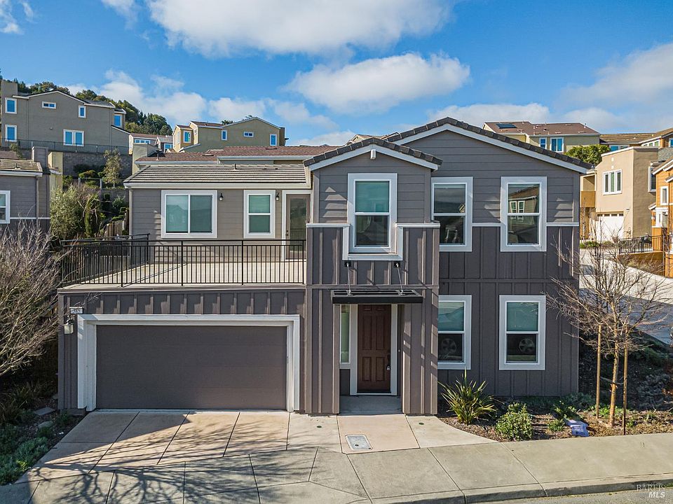 1st image of 585 Sapphire St
