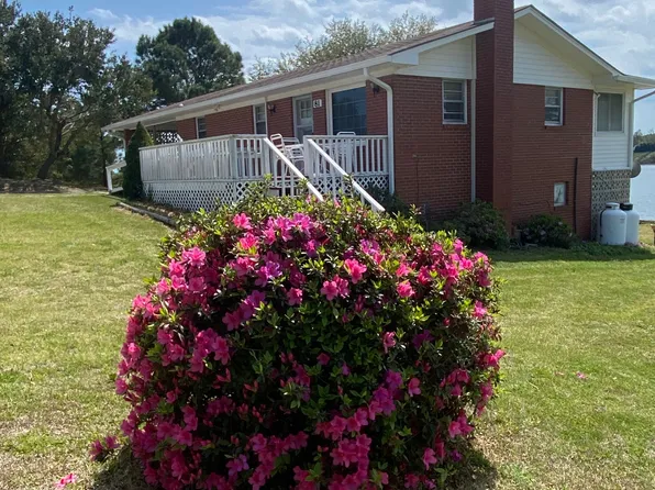 81 Dennis Dr, Hampstead, NC 28443