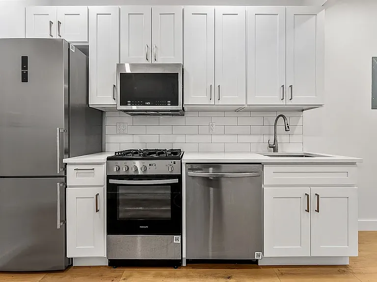 11 Stagg St #2-L — Photo 3