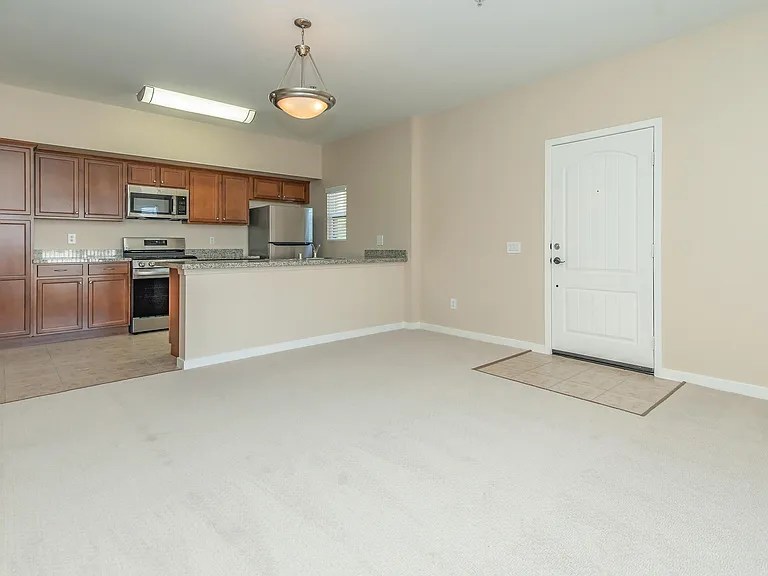 Vineyards at Palm Desert Apartment Homes — Photo 58