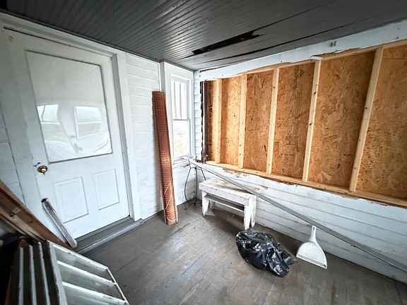 2nd image of 517 E Allen St