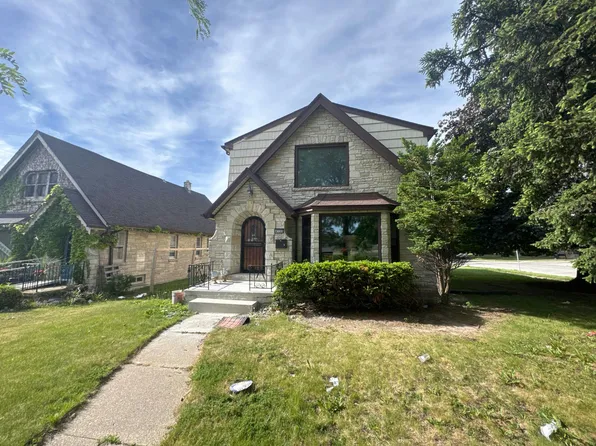 6133 W Capitol Dr, Milwaukee, WI 53216