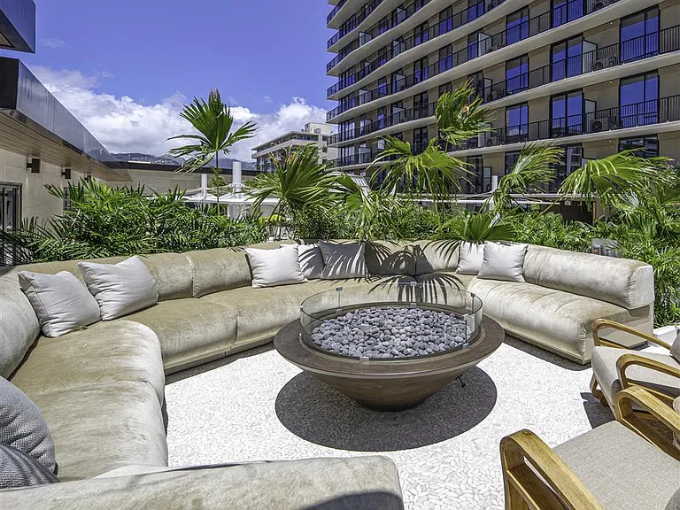 Lilia Waikiki — Photo 23
