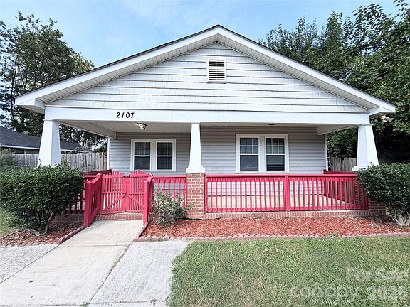 5th image of 2107 Custer St