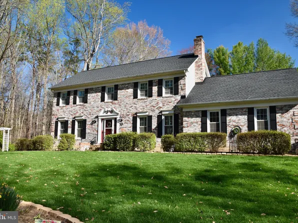 8225 Honeysuckle Rd, Manassas, VA 20112