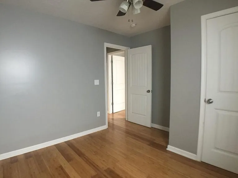 411 S Hill Ave #B — Photo 6