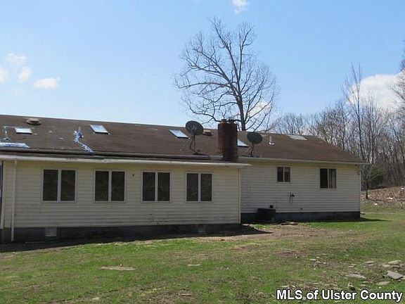 3rd image of 29 Hillcrest Dr