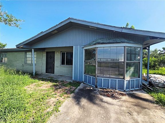3rd image of 902 E Alberta Rd