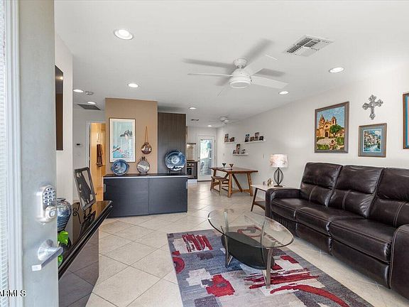 4th image of 1850 E MARYLAND Avenue #57