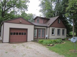 4016 Greenbay Dr, Barberton, OH 44203
