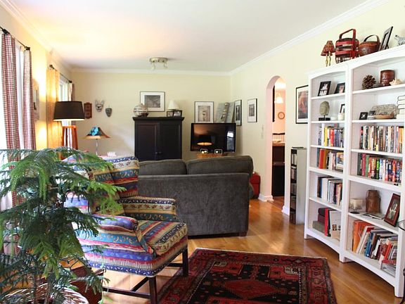 3rd image of 4208 Fontana Ct