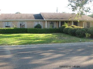 826 Cross St, Cleveland, MS 38732