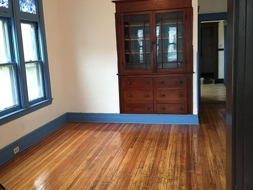 2nd image of 362 Sheridan Avenue # First Floor