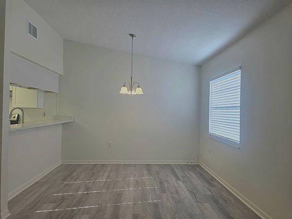 5th image of 1902 Crystal Grove Dr