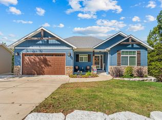 201 Deer Park Cir, Kimberling City, MO 65686