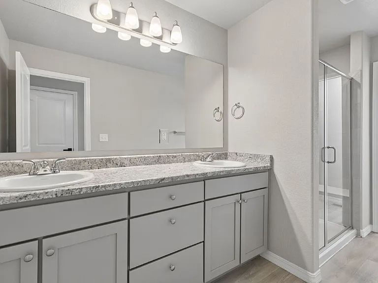 8418 Blue Feather Loop — Photo 23