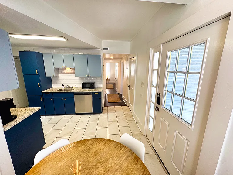 437 Queen Anne Ct — Photo 15