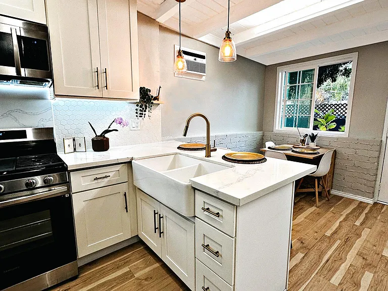 747 N Caswell Ave #749 — Photo 8