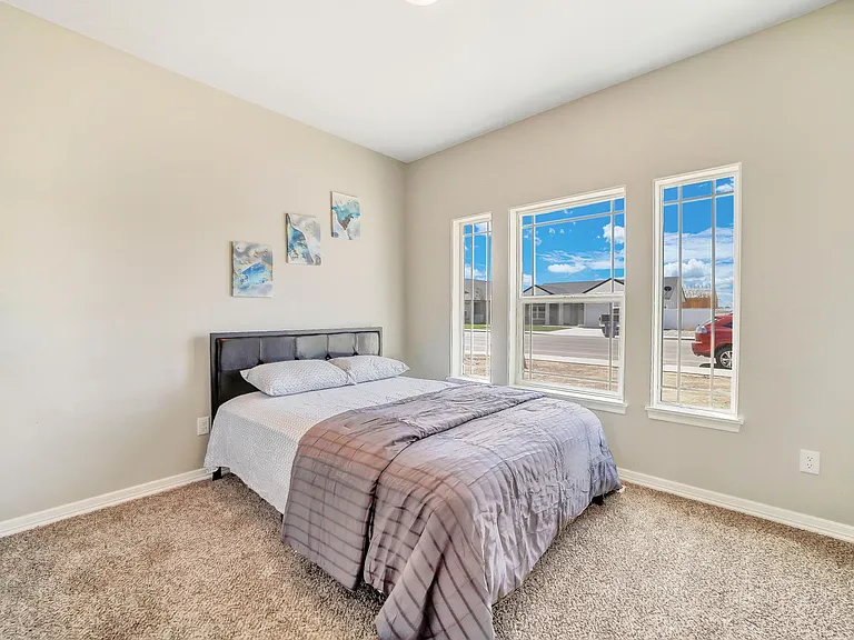 1142 White Birch Ave — Photo 17