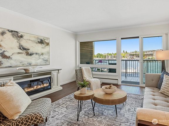 3rd image of 515 Lake Street S #102