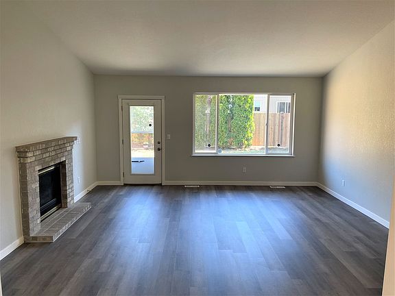 4th image of 4400 Seville Dr SE