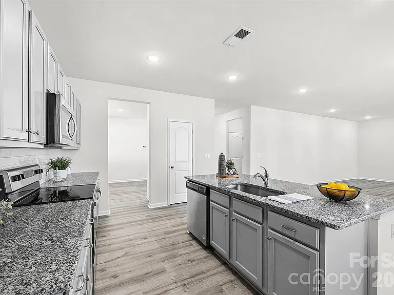7024 Maple Run Cir — Photo 25