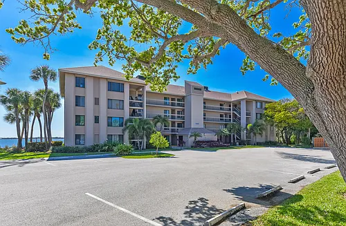 4440 NE Sandpebble Trce #104 Photo 1
