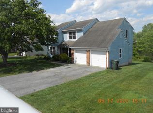 10 Country Hills Dr, Newark, DE 19711