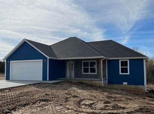 753 S Elm St, Marshfield, MO 65706