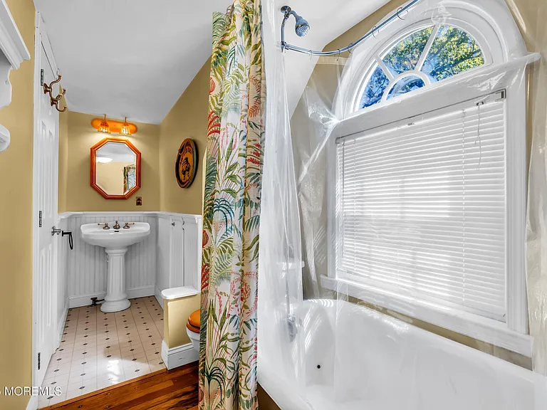 344 E Point Pleasant Ave — Photo 21