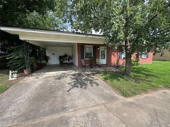 206 Russell Ave, Sikeston, MO 63801