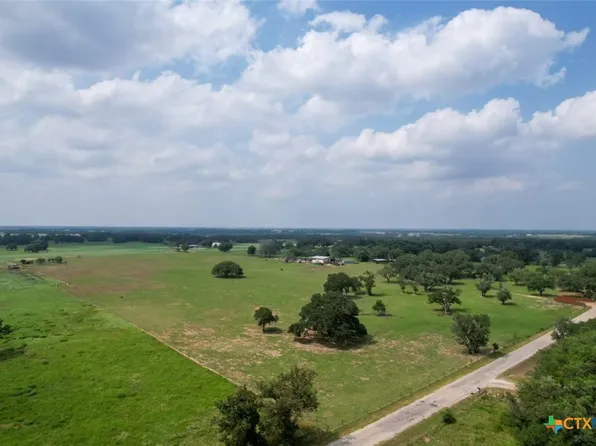 2700 County Road 400, Yoakum, TX 77995
