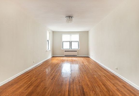 3rd image of 108 W 15th St APT 3A