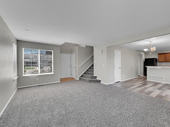 4th image of 8431 Meadowcrest Dr