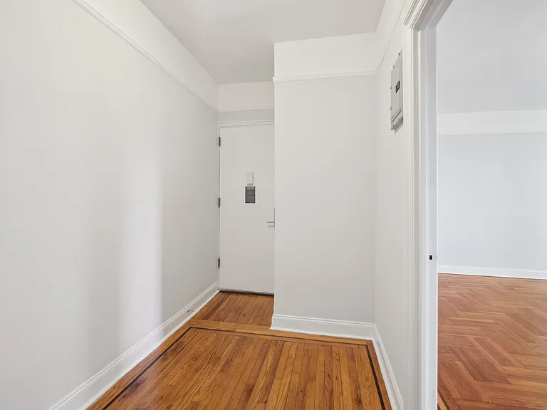 2175 Cedar Ave #9A — Photo 6