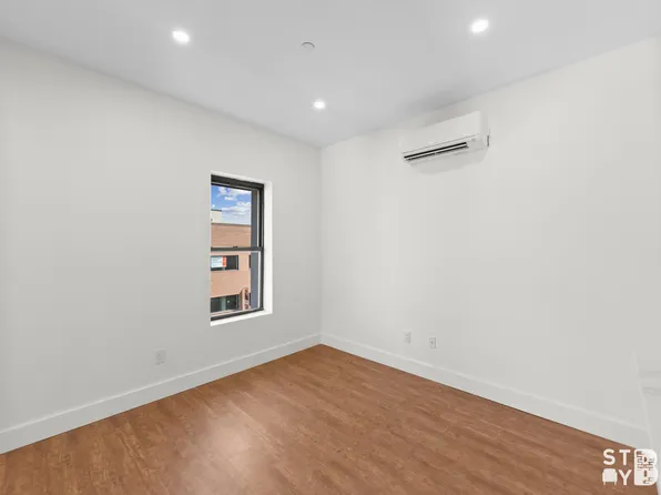 5102 Fifth Avenue image 2 of 8
