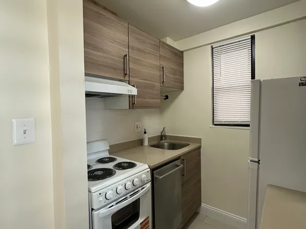 2141 I St NW, Washington, DC