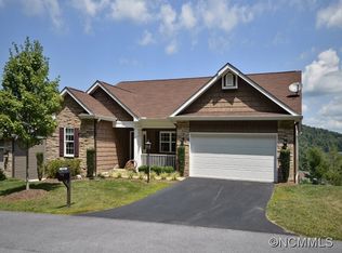 359 Shaws Creek Farm Rd, Laurel Park, NC 28739