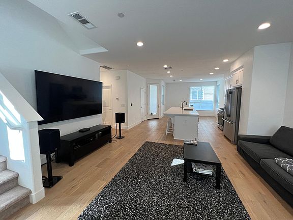2nd Floor - Living Area