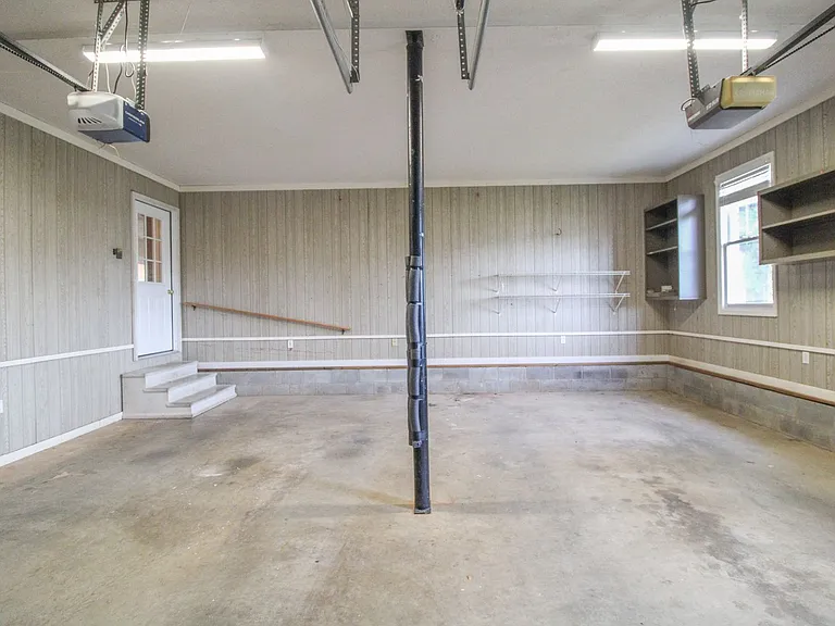 17524 Martin Dr — Photo 44